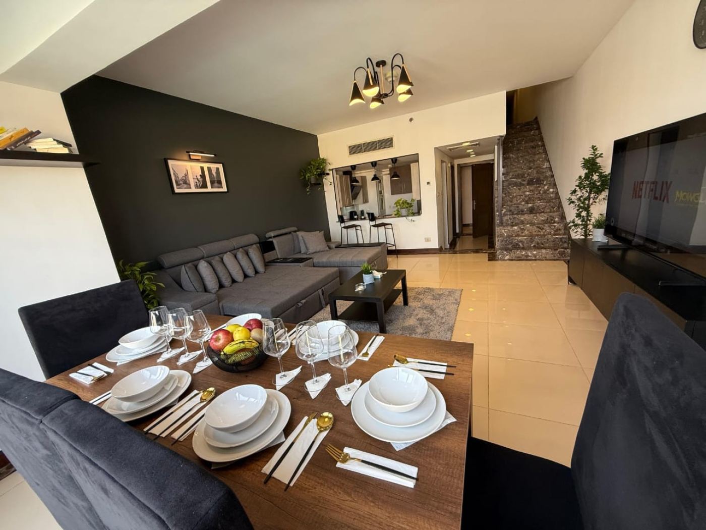 Luxury 3-bedroom hotel apartment — photo 3
