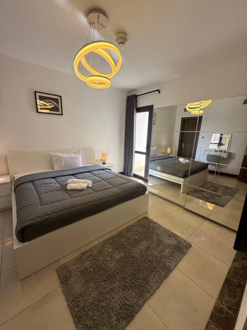 Luxury 3-bedroom hotel apartment — photo 4