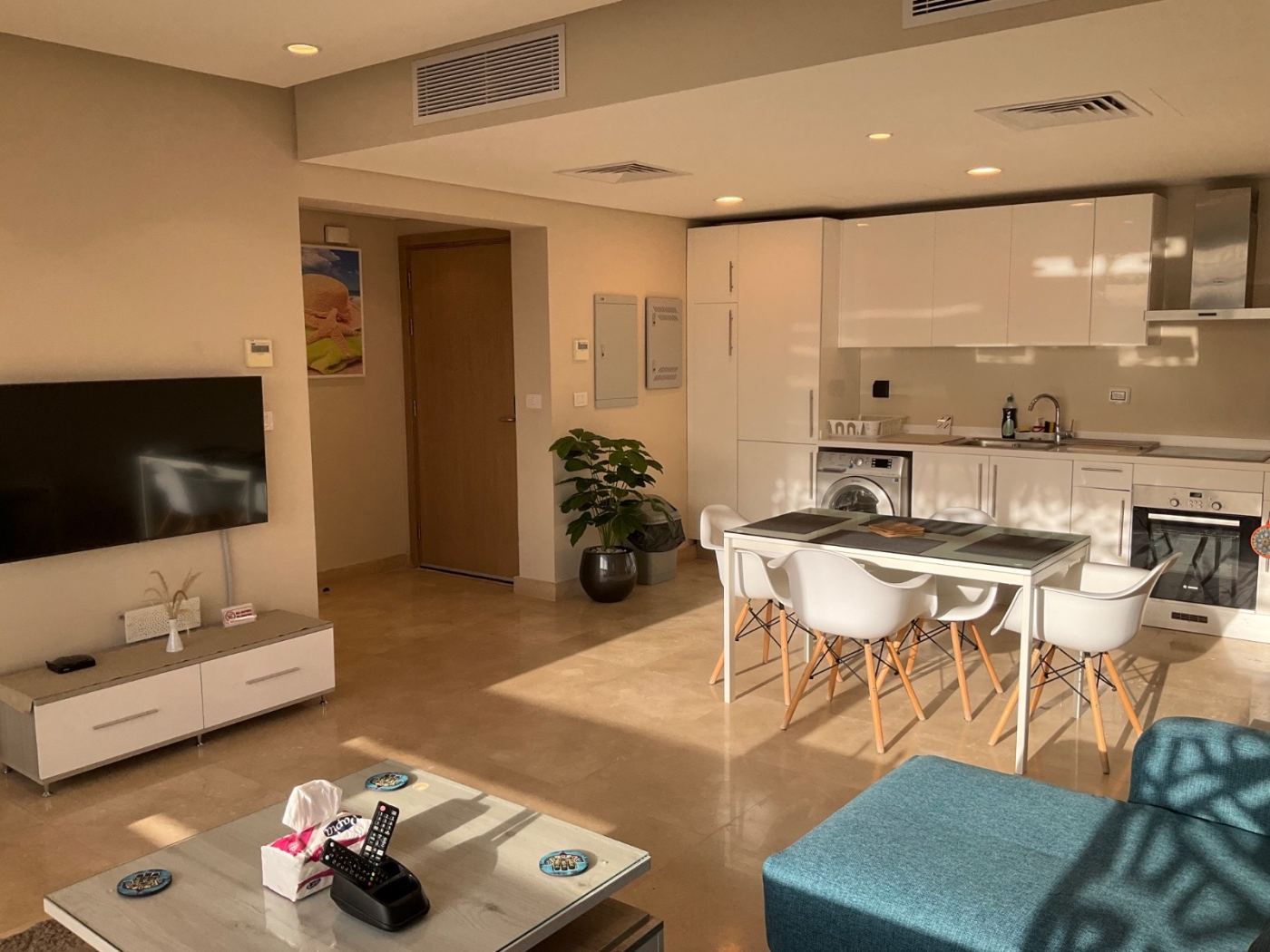 A Stylish 1BR Apartment in Mangroovy | Open & Palm View — photo 2