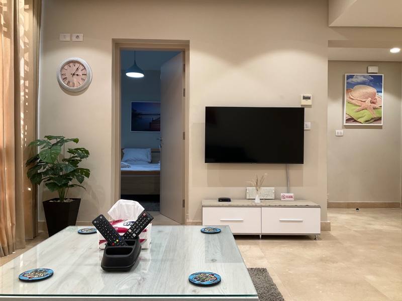 A Stylish 1BR Apartment in Mangroovy | Open & Palm View — photo 5