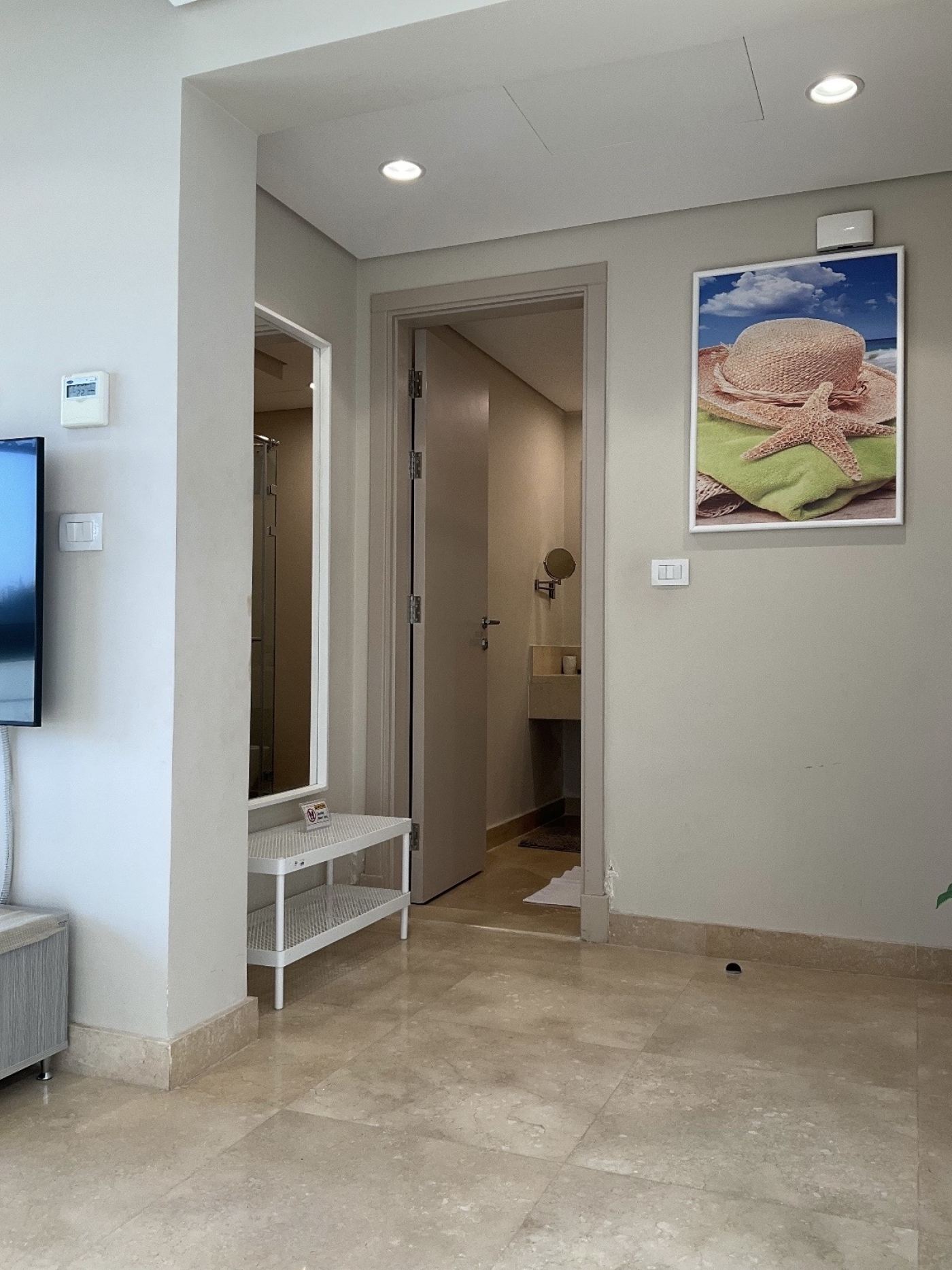 A Stylish 1BR Apartment in Mangroovy | Open & Palm View — photo 8