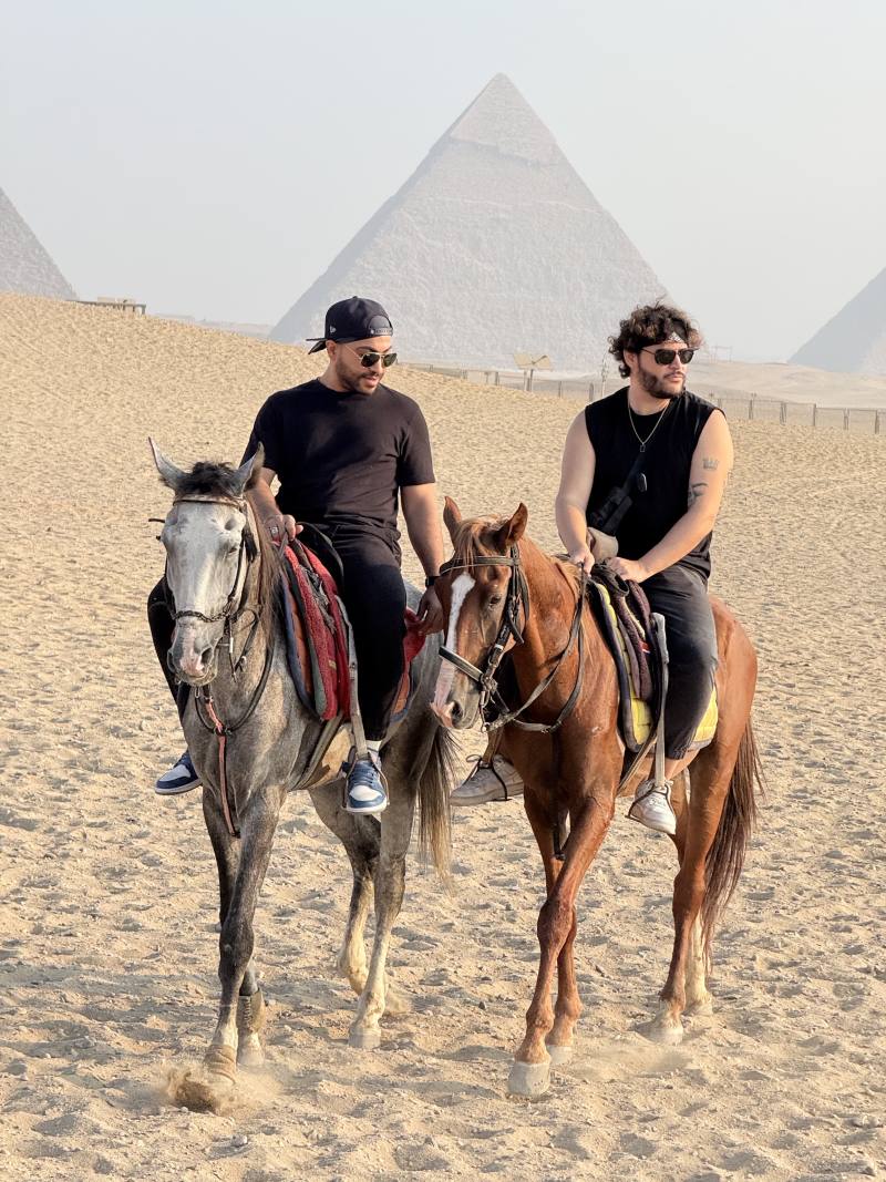 Beginner Horse Riding & Photoshoot with Pyramids View — photo 5