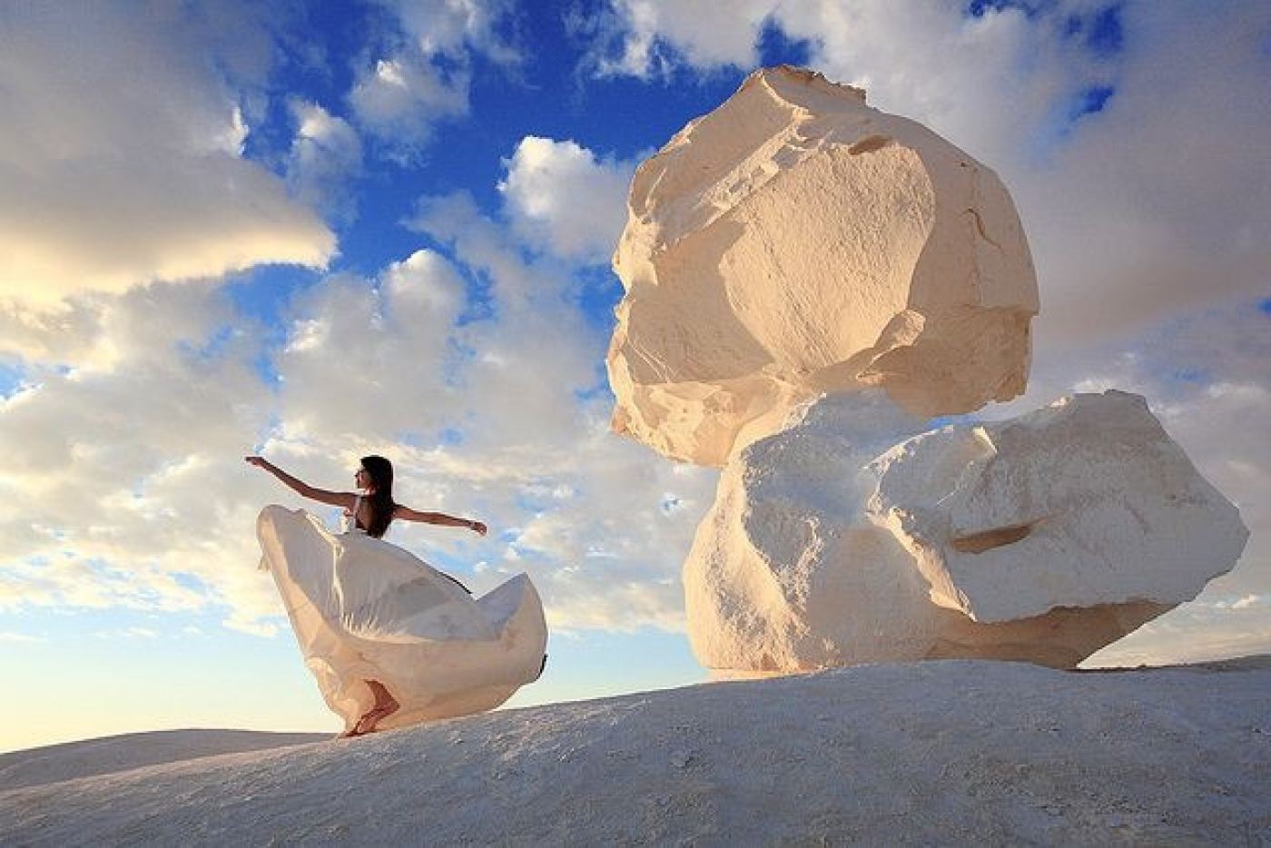 Bahariya Oasis – Black Desert – Crystal Mountain – White Desert – Hot Spring