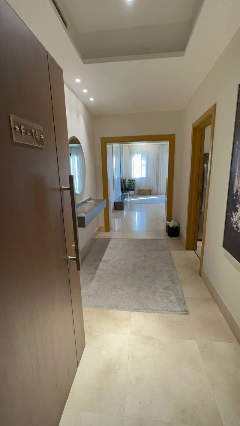 Apartment in Beverly Hills — صورة 6