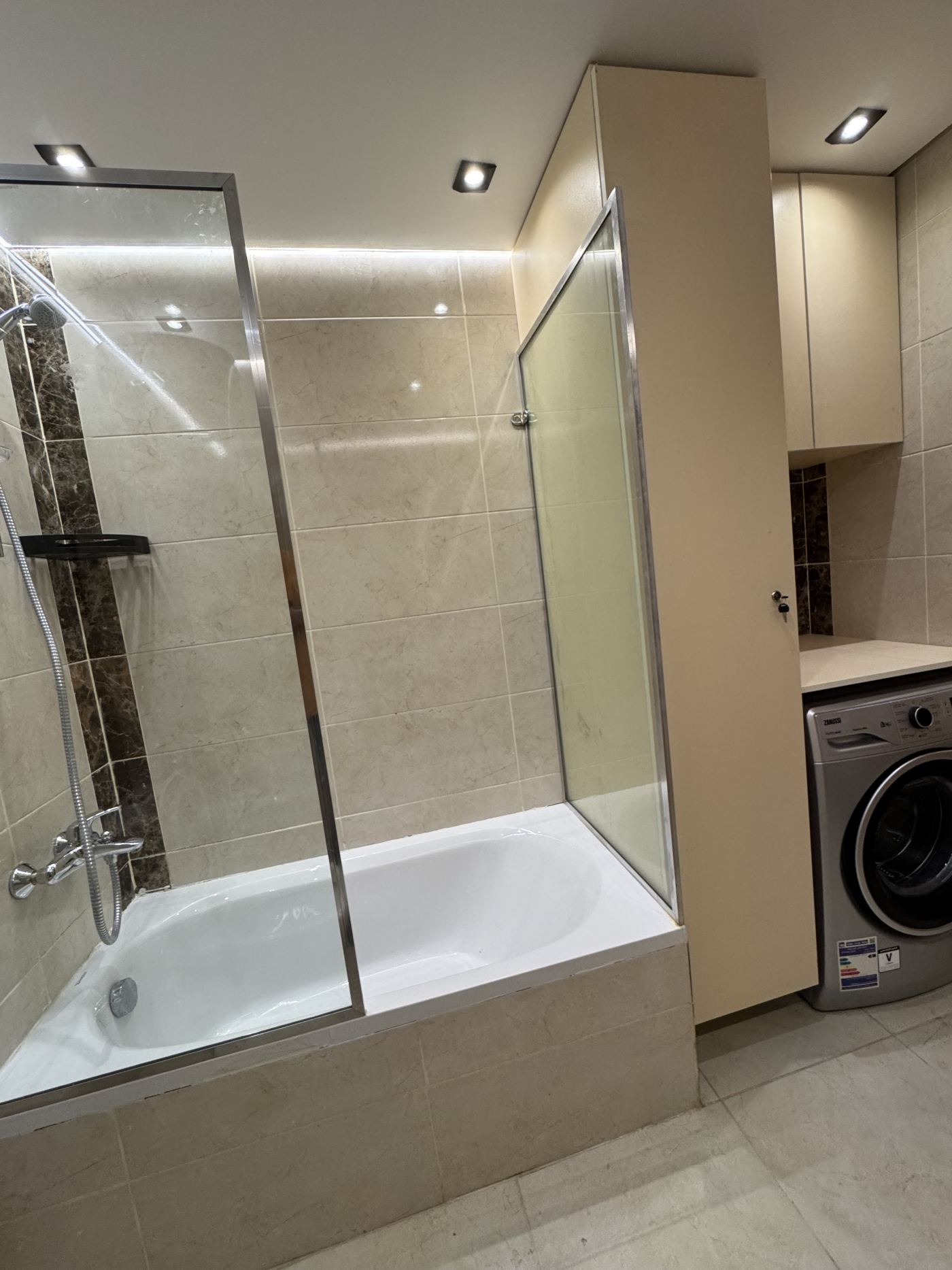 modern studio one bedroom — photo 7