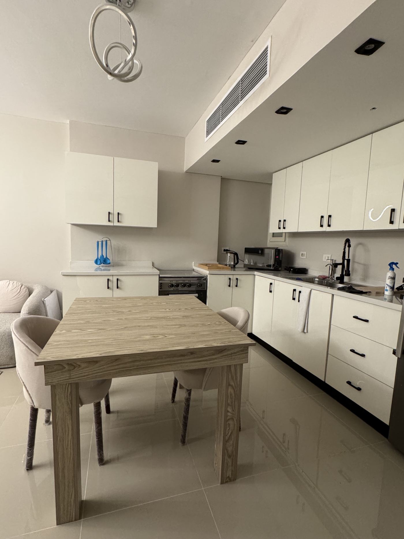 modern studio one bedroom — photo 11