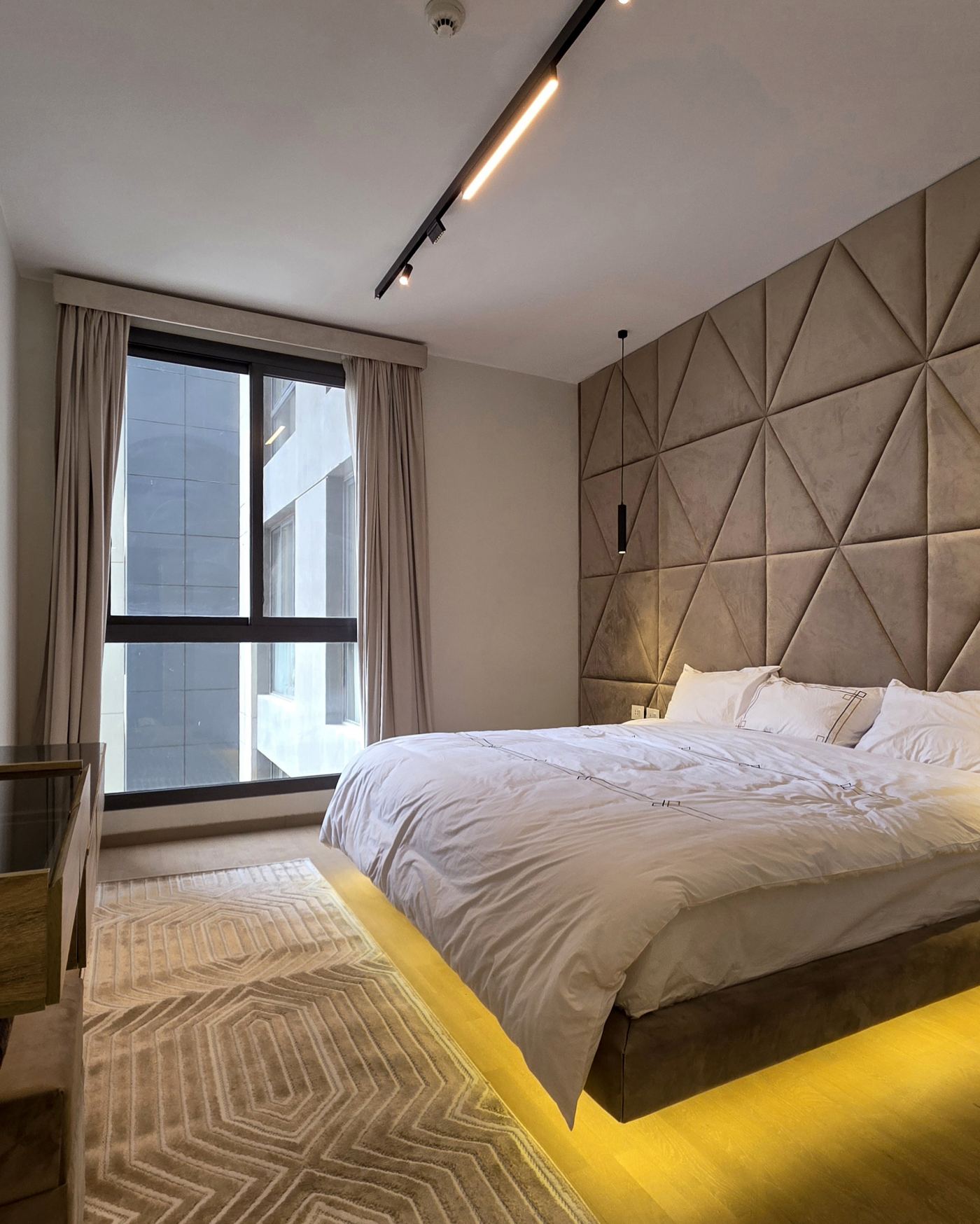 luxurious modern 2-bedroom apartment — photo 5